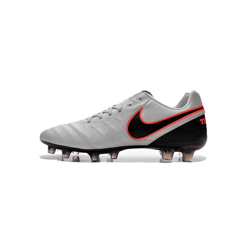 crampon nike moulé