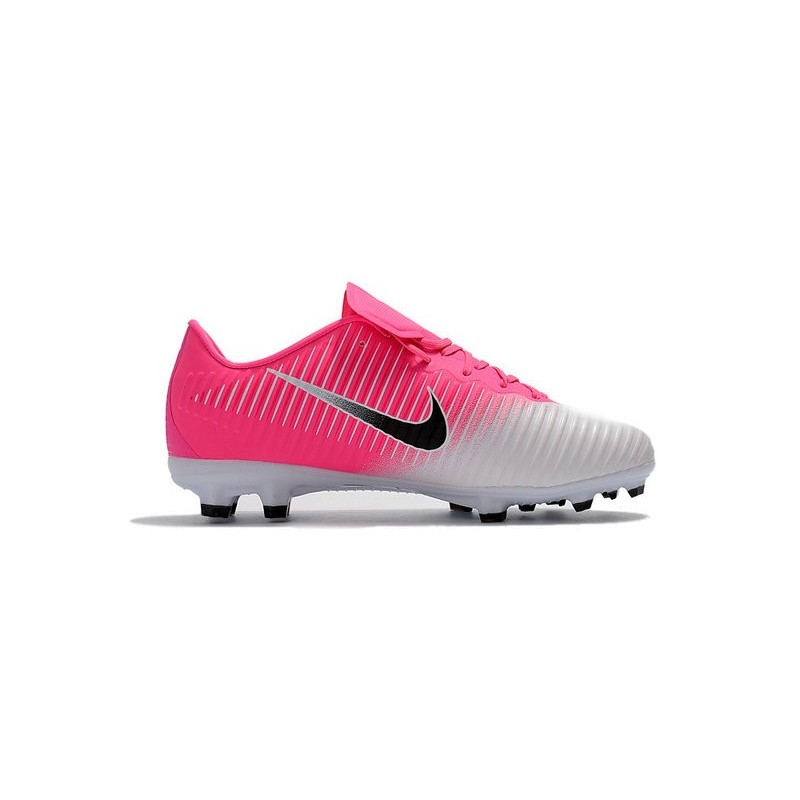 chaussure de foot nike rose