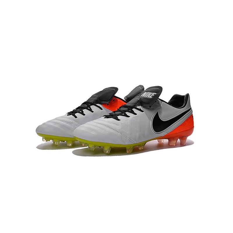 nike tiempo jaune
