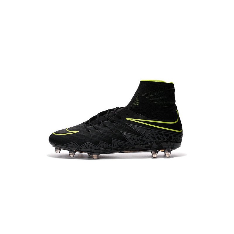 crampon nike noir montant